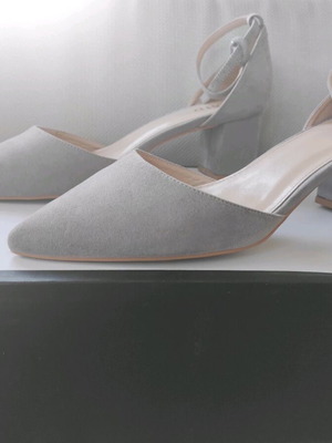 RAID suede gray pumps size 42 like new
