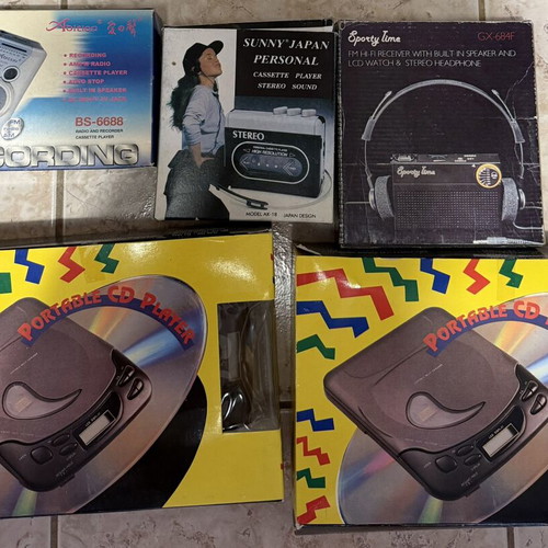 Walkman and Discman set with 20 cassettes like new