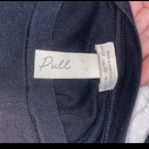 Pull & Bear black long-sleeve top like new with white details