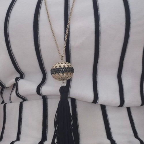 Pendant jewelry used with tassel at the end