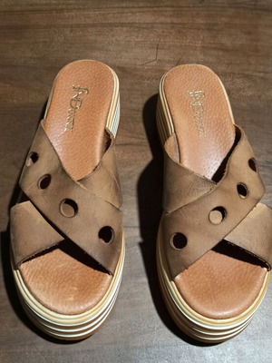 Women's leather platform shoes brown like new, size 38