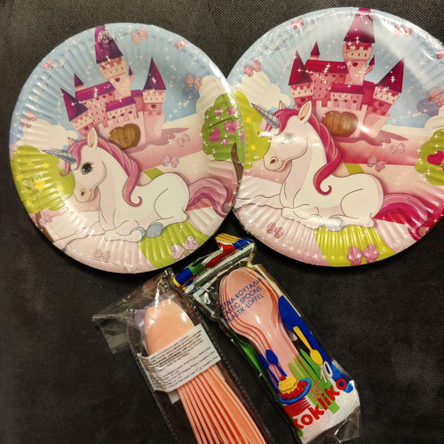 Unicorn party plates 16pcs and pink plastic spoons 20pcs new