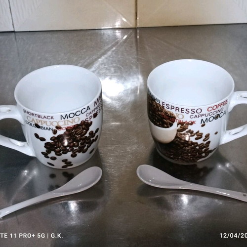 Set of 2 Coffee Mugs with Spoons Like New