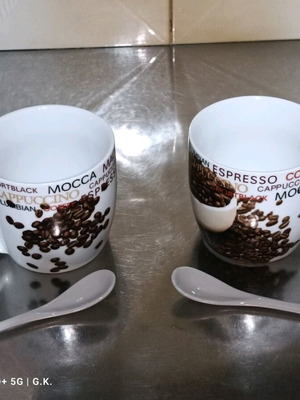 Set of 2 Coffee Mugs with Spoons Like New