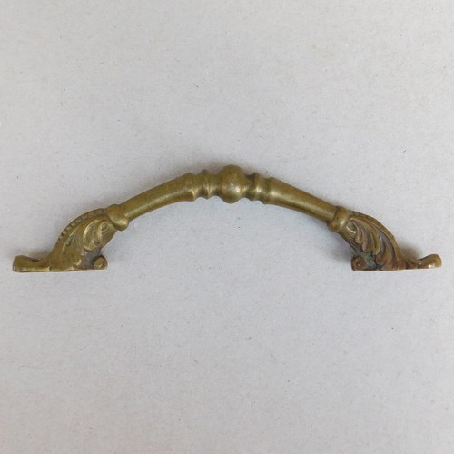 Bronze handle with embossed plant motifs 17.5 cm long