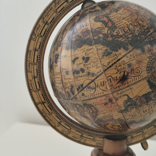 Decorative Globe vintage style, like new, 24cm height