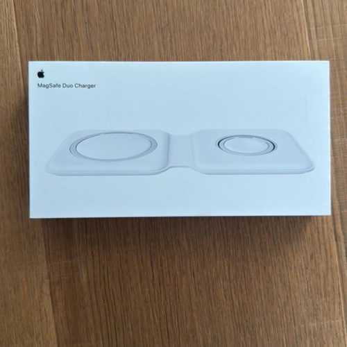 Apple MagSafe Duo Charger like new in box with new cable