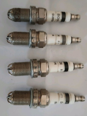 Bosch Super4 F78 spark plugs new, 4 pieces without packaging