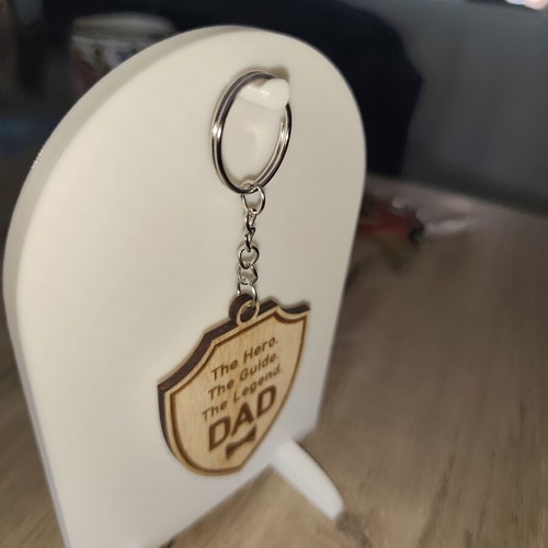 Woodcraft keychain Dad The Hero The Guide The Legend new, beige