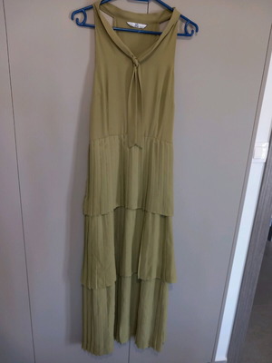 Dress pleated green Sh Collection like new, size small