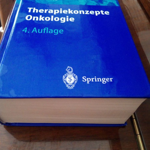 Therapiekonzepte Onkologie book like new, German language