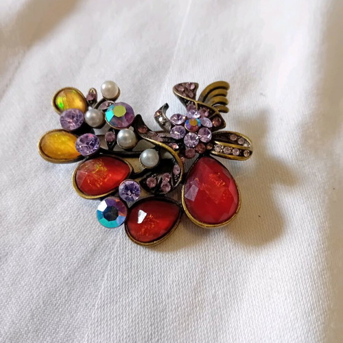 Pin new, multicolored