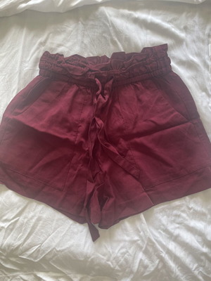 Shorts high-waisted burgundy H&M like new, sizes XS and S