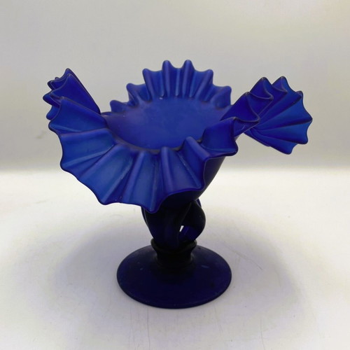 Vintage Handmade Art Glass Bowl Cobalt Blue with Ruffled Edge like new