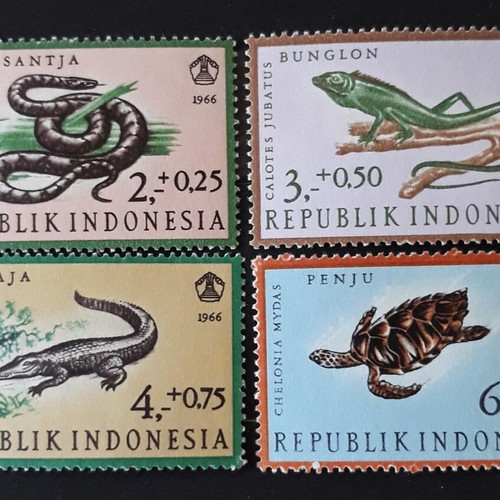 Indonesia 1966 stamp collection, reptiles complete 4-stamp set new