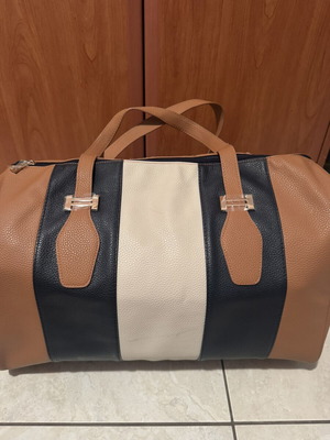 Elegant Tricolor Travel Bag like new, tan black beige