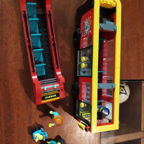 Lego London bus like new with minor missing pieces