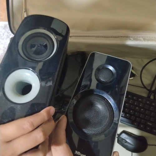 Vendo desktop computer with camera, 4 speakers and woofer