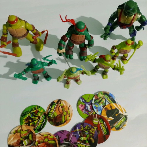 Teenage Mutant Ninja Turtles figures used with Spiderman