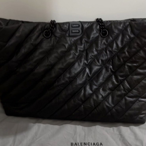 Balenciaga Crush leather shoulder bag like new, black quilted
