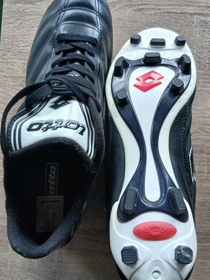 Lotto Stadio Azzurri football shoes new, black and white, sizes 40-45
