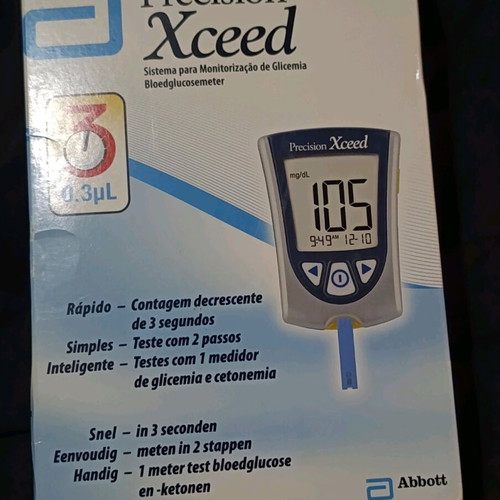 Precision Xceed glucose meter new with all accessories
