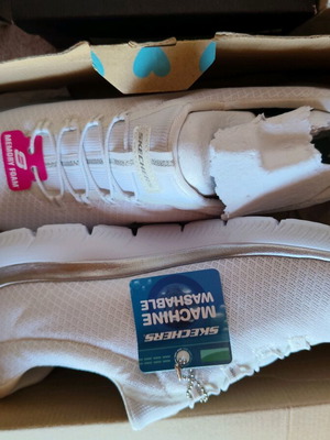 Skechers women's athletic shoes new, size 42, white