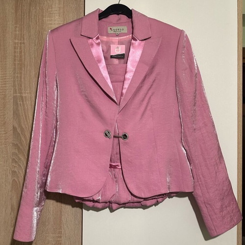 Angelo Psarros women's suit new, pink jacket with skirt