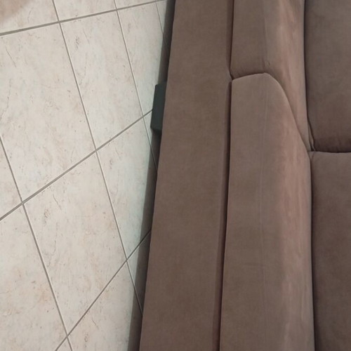 Three-seater sofa new, cigar color
