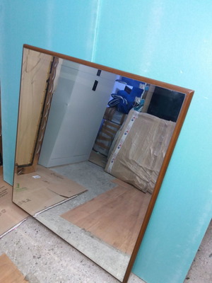 Καθρέπτης ξύλινος μεταχειρισμένος 92x82 εκ.