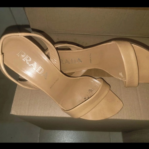 Prada women's leather pumps used, size 38