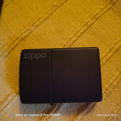 Zippo 218ZL oil lighter black matte classic logo lightly used
