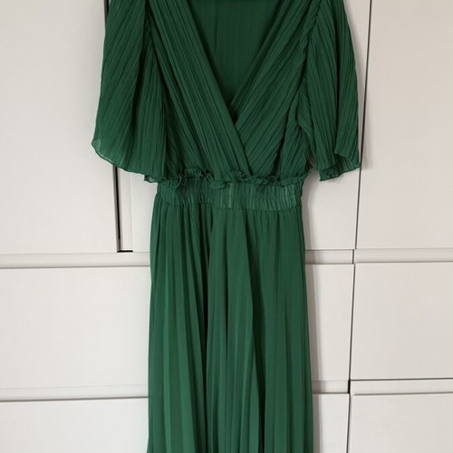 Zara Pleated Emerald Dress like new, size M