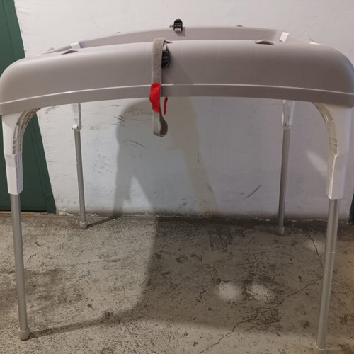 Ok Baby bath stand like new with anti-slip feet and drainage hose