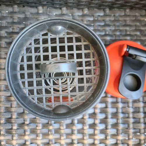 Shaker barely used, fully functional
