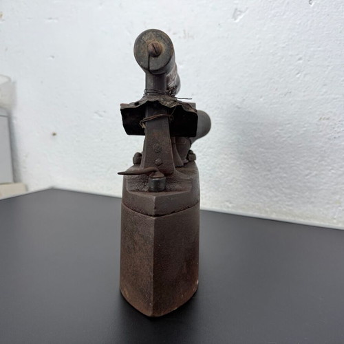 Old Charcoal Iron No. 8074 like new