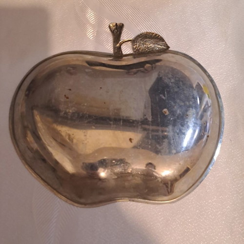 Large apple-shaped plate used