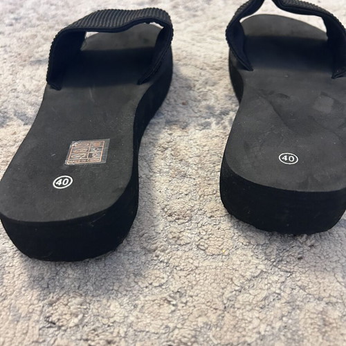 Elastic slippers size 40 new, black, lightweight and comfortable