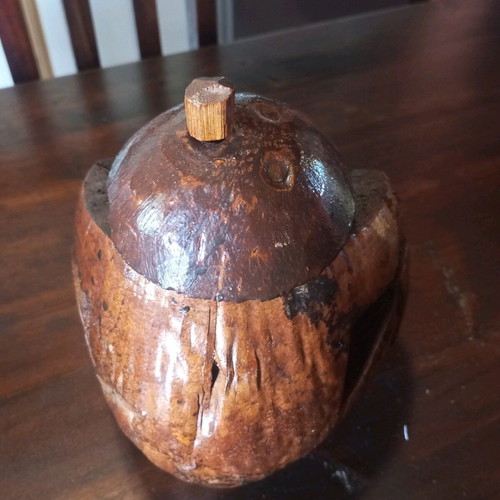 Vintage monkey ashtray like new, made from coconut
