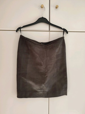 Mini skirt made of faux leather like new, brown, size XS