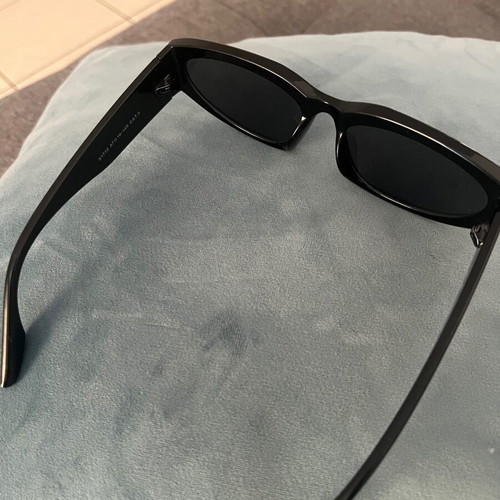 Black retro rectangle cateye sunglasses like new