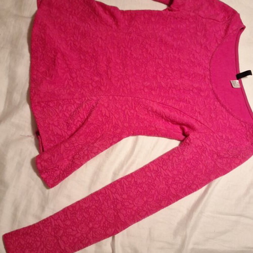 Fuchsia blouse with embossed designs like new, Small/Medium