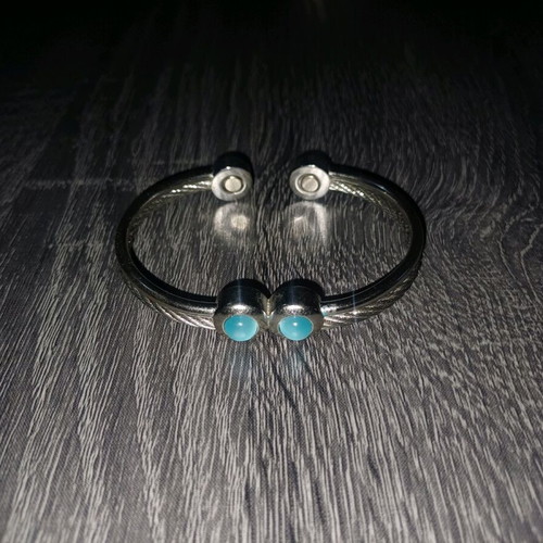Women's silver bracelet like new with blue beads