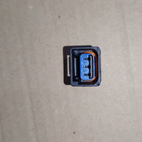 Ford distributor plug new