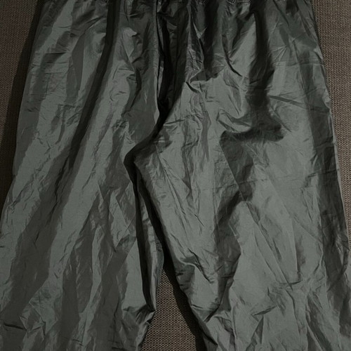 Puma Woven Track Pant size small like new, black