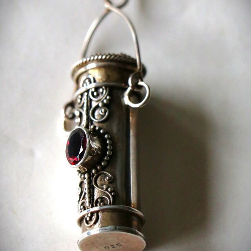 Sterling Silver 925 Granada Hidden Box Pendant New