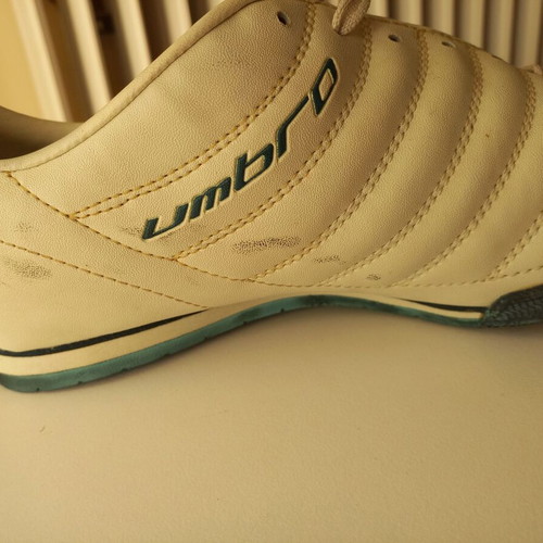 Umbro women's athletic shoes size 39.5 like new, white beige