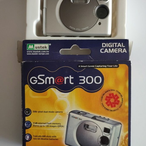 Mustek gSmart 300 digital camera new, vintage Y2K retro