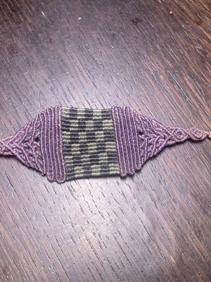 Macrame vintage bracelet like new, purple and gray
