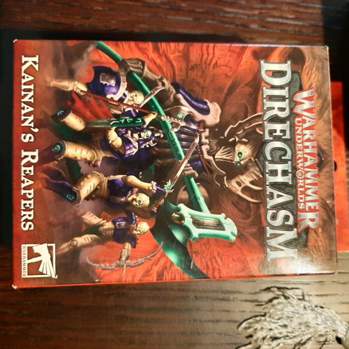 Kainan's Reapers like new with cards and miniatures in frames